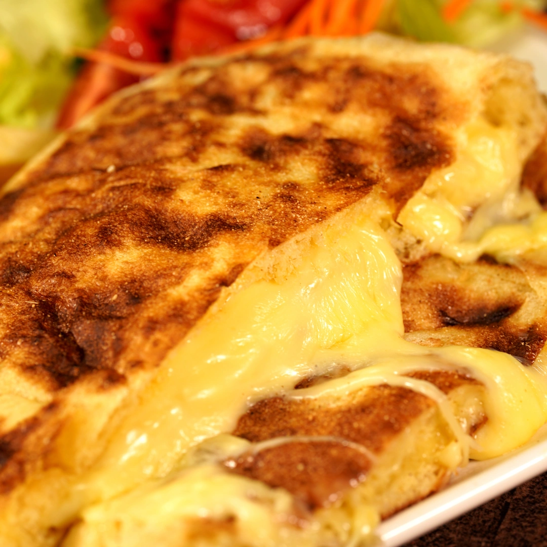 Bazlama Tostu (Kaşarlı)