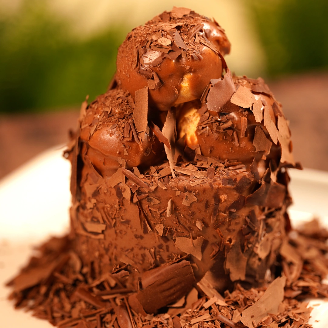 Profiterollü Pasta