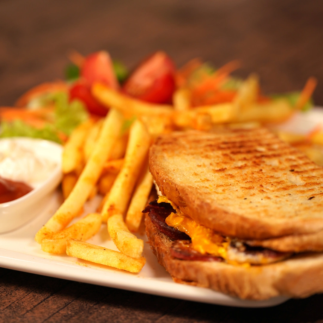 Yumurtalı Ayvalık Tost
